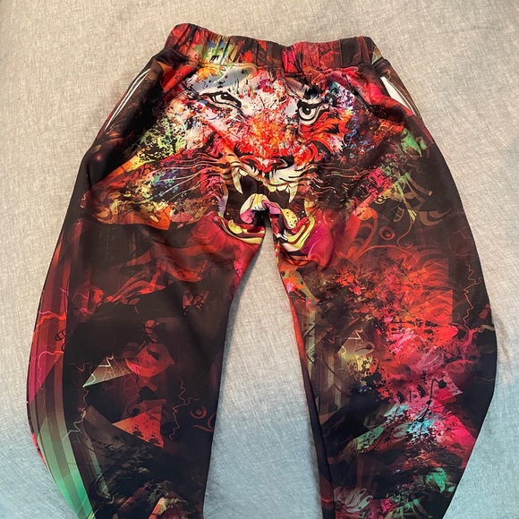 Tiger Print Joggers, Worn only once - Like NEW condition! Men’s size Medium - Picture 4 of 4